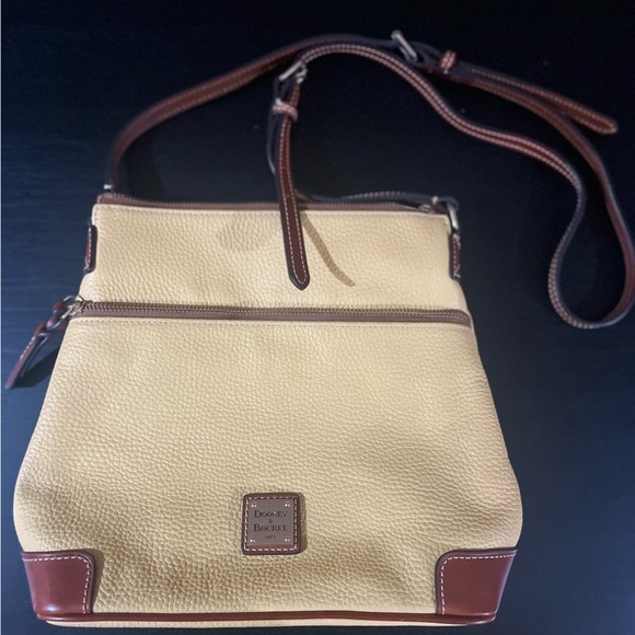 Dooney and Bourke tote bag - Picture 1 of 2